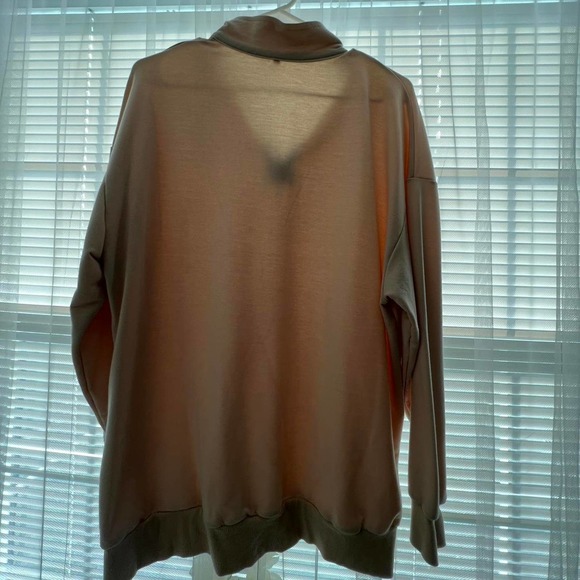 Thin beige sweater - Picture 4 of 4